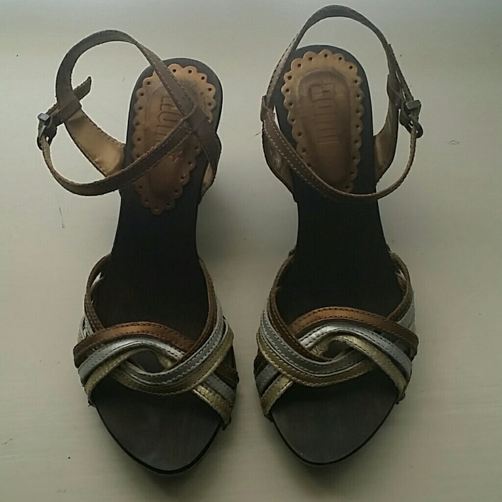 Bronze silver & gold sandals with wood sole size 8