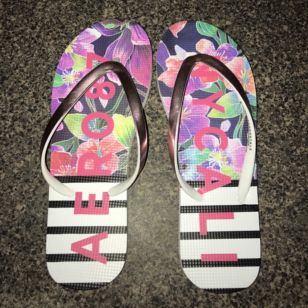 NWOT Aeropostale flip flops
