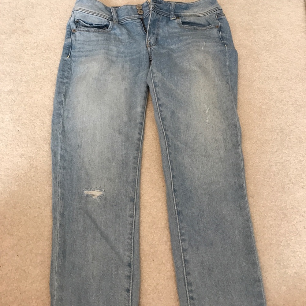 Sz 6 lightly distressed American Eagle Skinny Jean