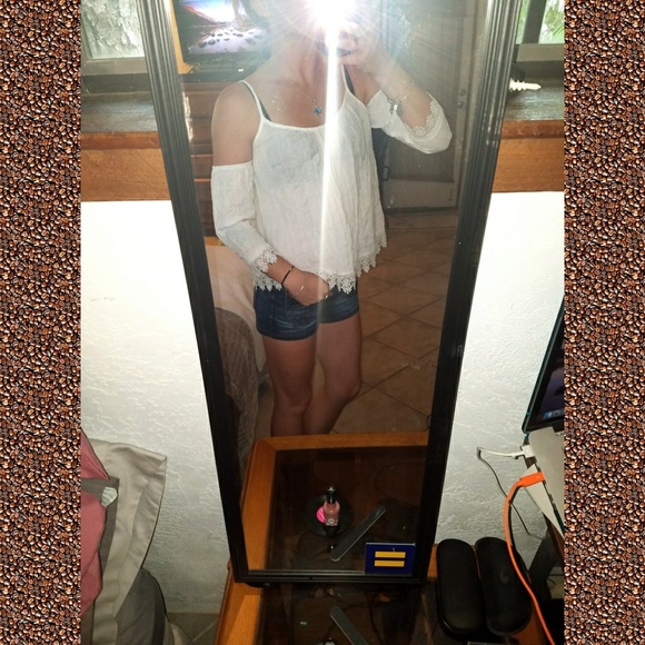 Off the shoulder white knit shirt - Picture 1 of 2