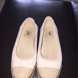 Uggs casual walking shoe