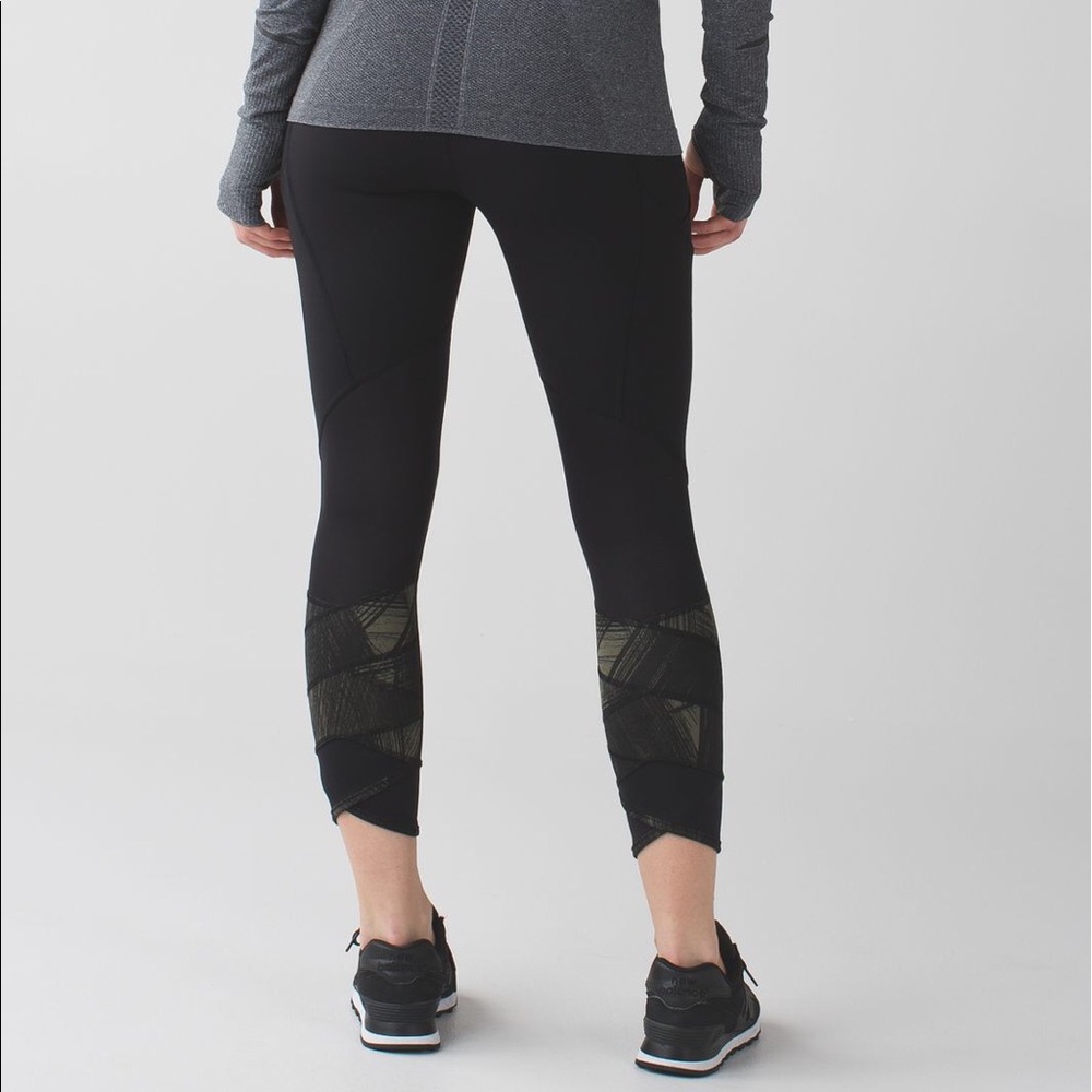 Lululemon fresh mesh run crop sz 6