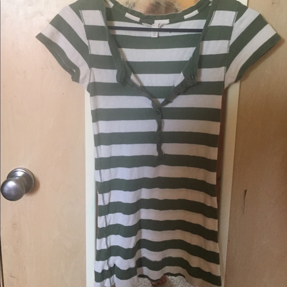 Aeropostale button up t-shirt