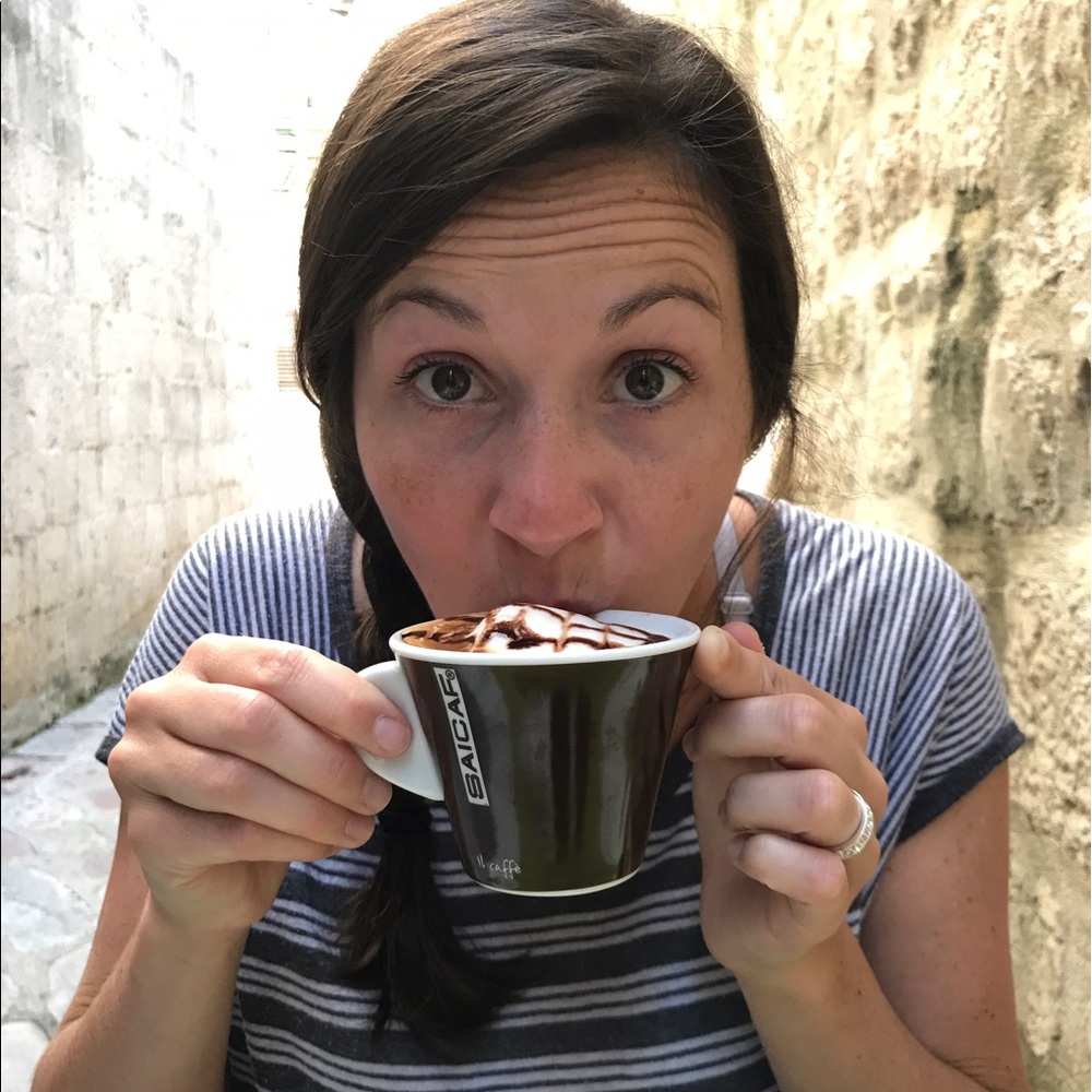 Meet your Posher, Alexis