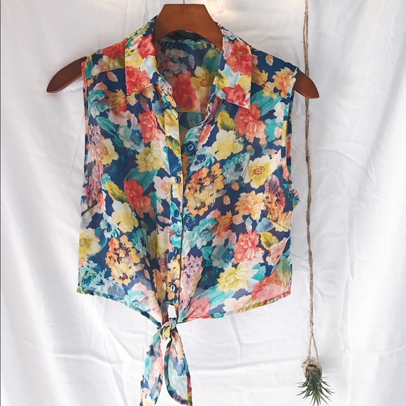 Floral sheer crop top! - Picture 1 of 1