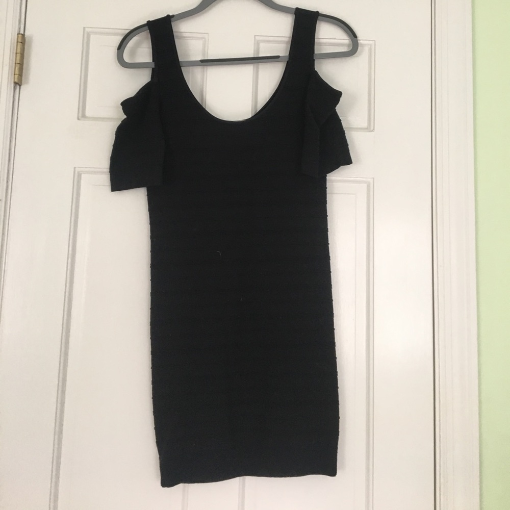 ARDEN B. off the shoulder black dress (M/L)