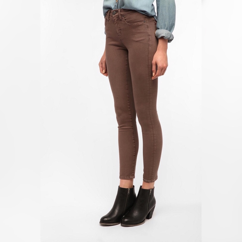 BDG High Rise Cigarette Ankle Jeans