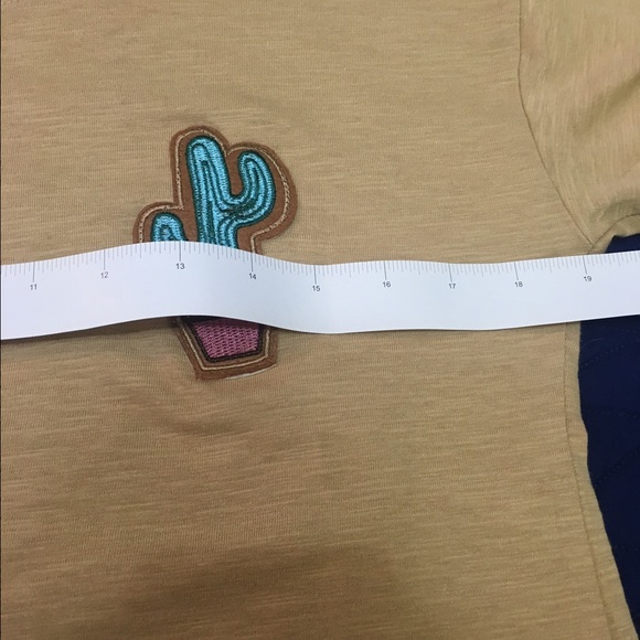 🌈👽Cactus Patch Cropped Tee - Picture 3 of 4