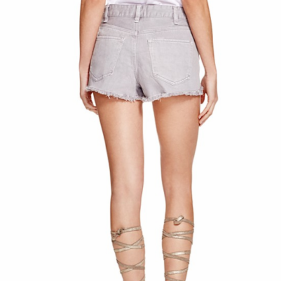 NWT FREE PEOPLE Short Frayed Hem Cloudy Gray 26 27 - Picture 2 of 5