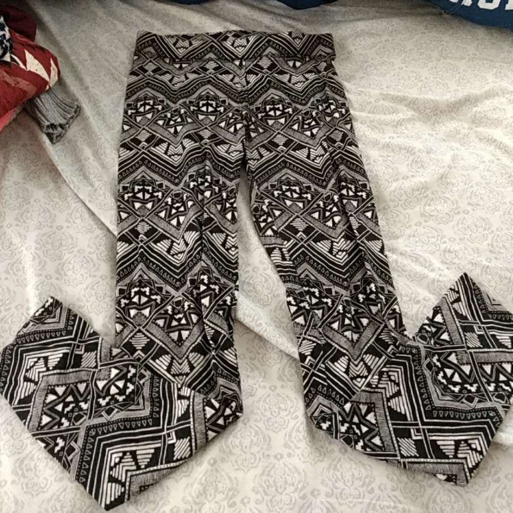 Black and white aztec leggings