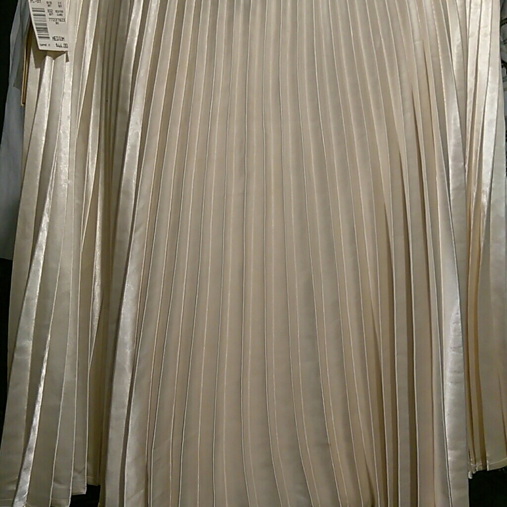 Pleated skirt