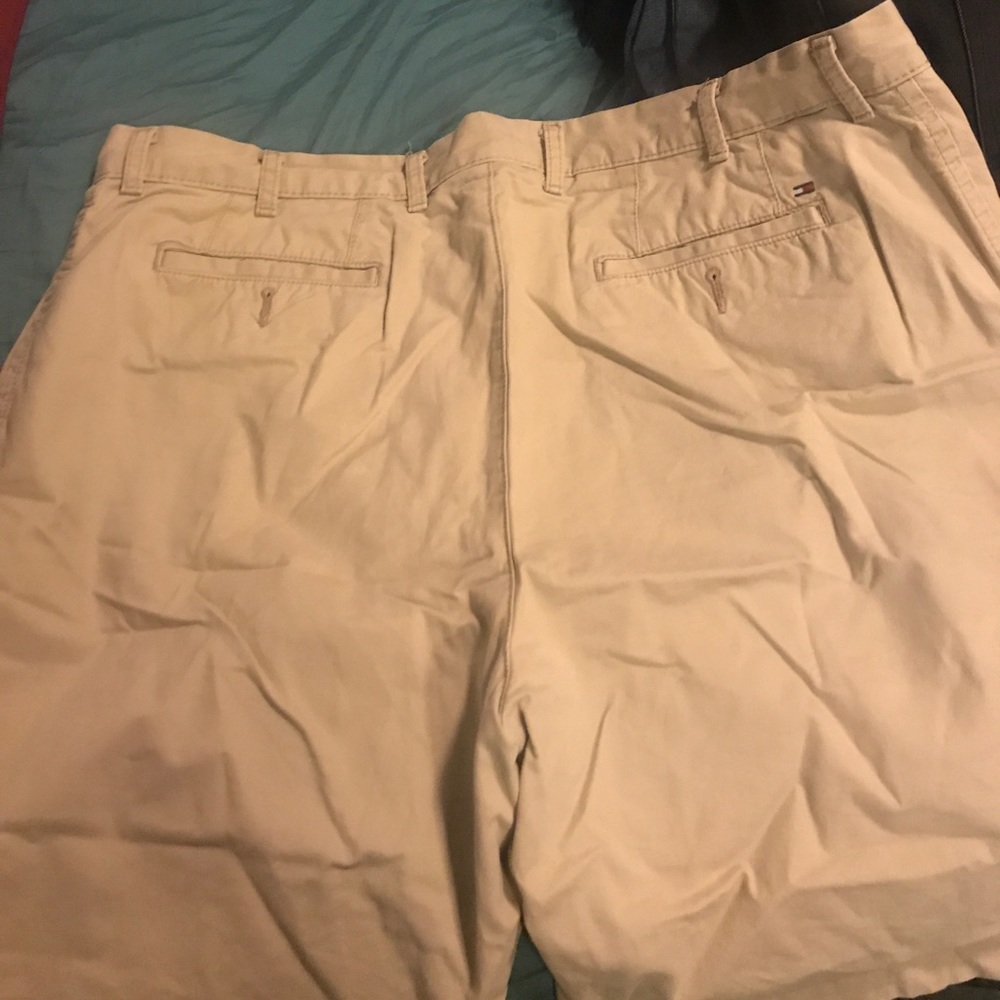Tommy Hilfiger Khaki Shorts Size 40 Shorts