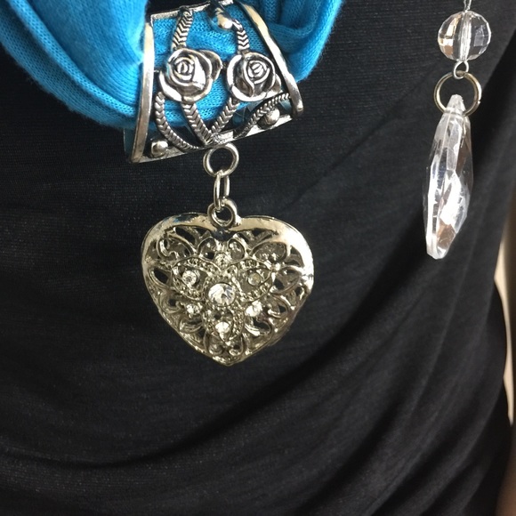 ⬇️Blue Jewelry Necklace Silver Heart scarf - Picture 6 of 6
