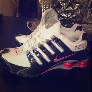 Nike Women's Shocks Size 8