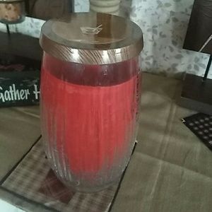 22oz Pure Radiance, Yankee Candle.