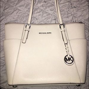 Micheal Kors authentic medium sized handbag