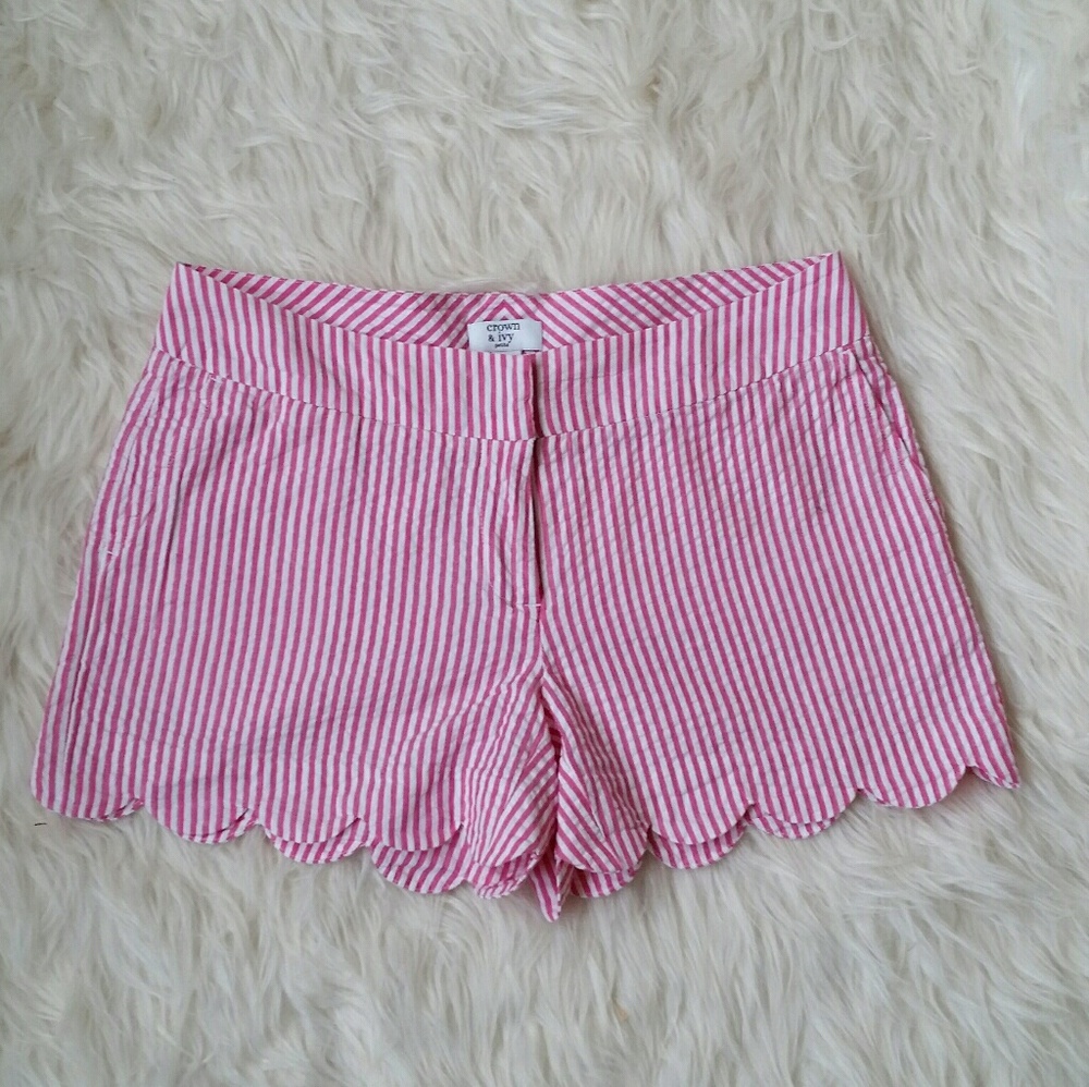 Petite size seersucker shorts
