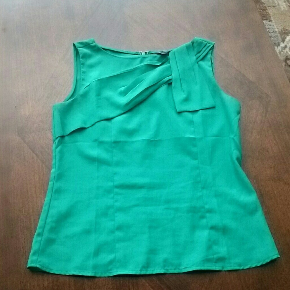 Banana Republic Sleeveless blouse