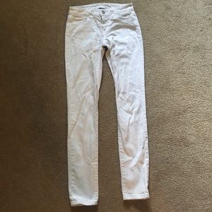 White denim jeans