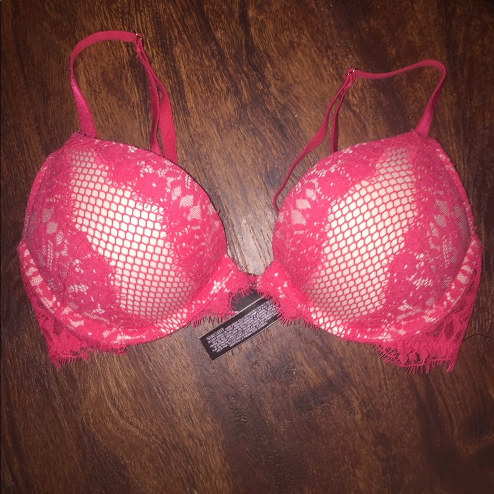 Victoria's Secret bombshell bra