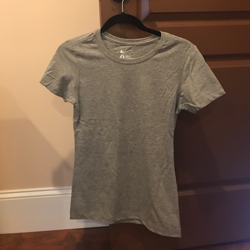 Nike Scoop Neck Tshirt