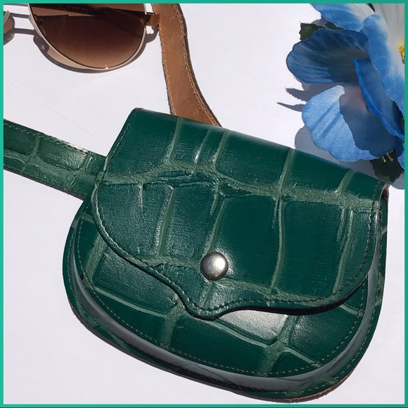 boutique Handbags - Fanny pack!