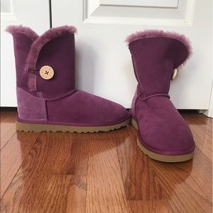 Button Bailey Uggs