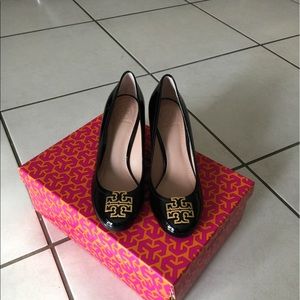 Tory burch wedges size 5, brand new
