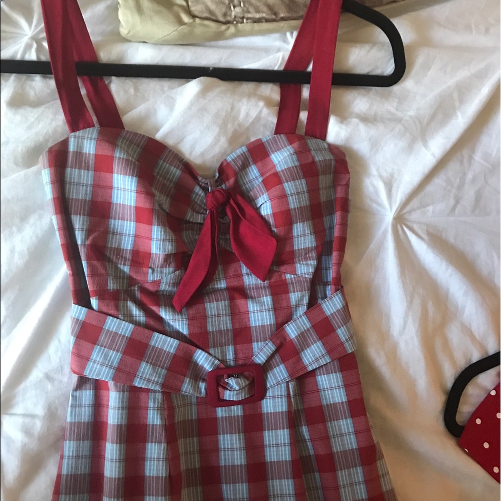 Stop staring retro pencil dress in size XS