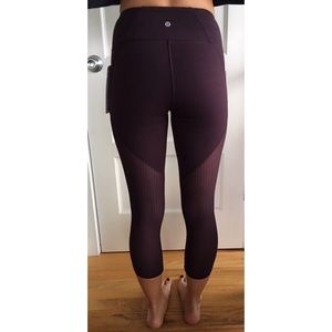 ✨offers welcomed - Lululemon Deep Breath Mesh Crop