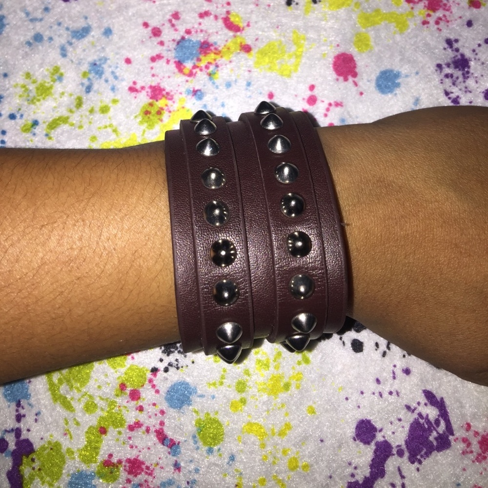 💯 Leather stud bracelet
