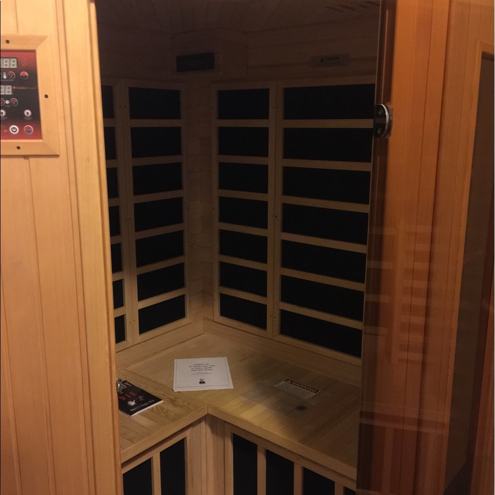 New Sauna never used or turned on - Picture 1 of 3