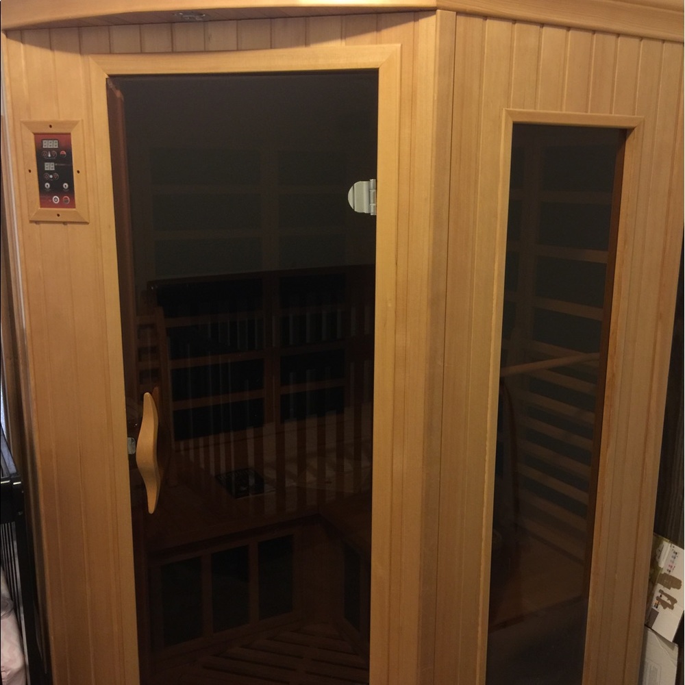 New Sauna never used or turned on - Picture 2 of 3