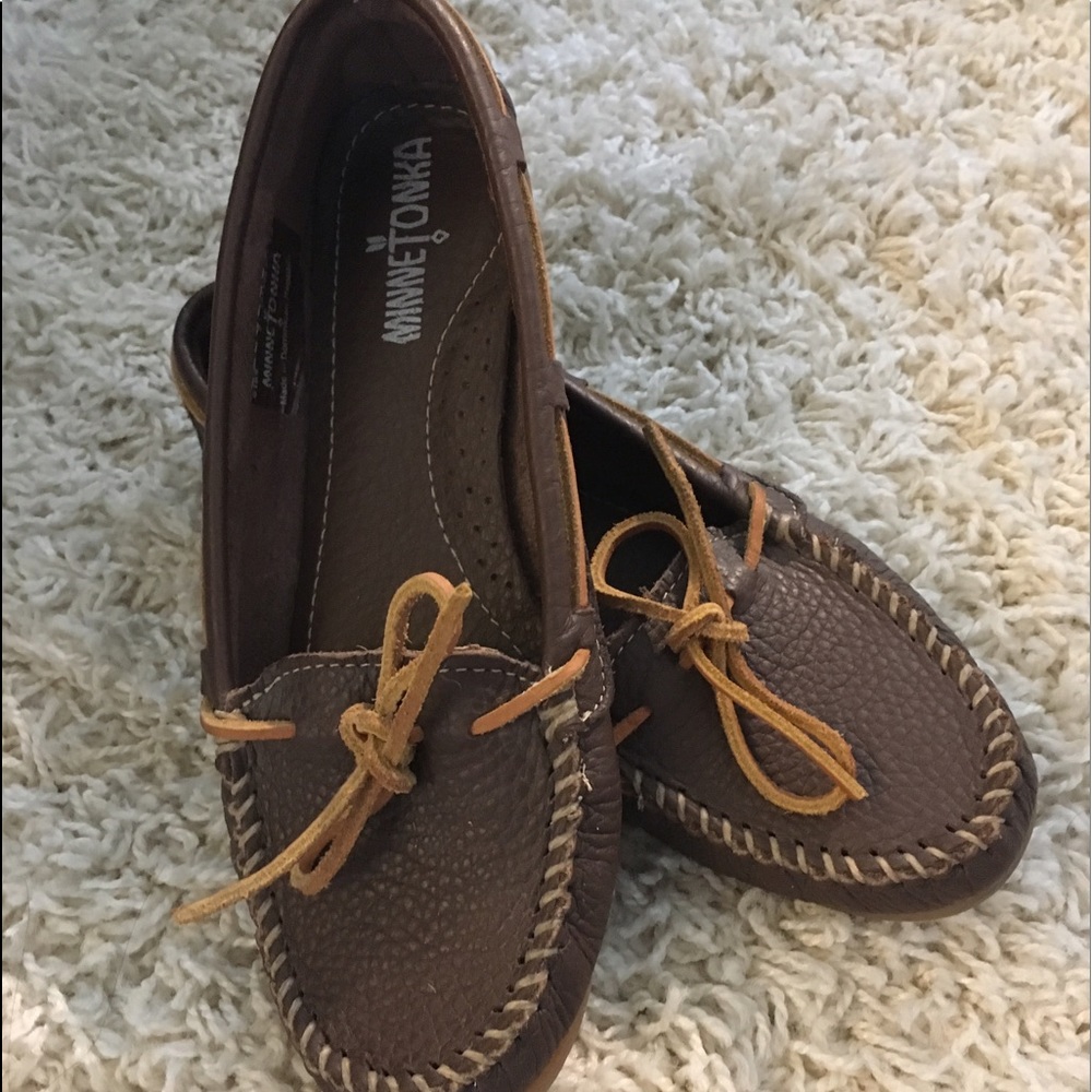 Brown Minnetonka Leather Moccasins!