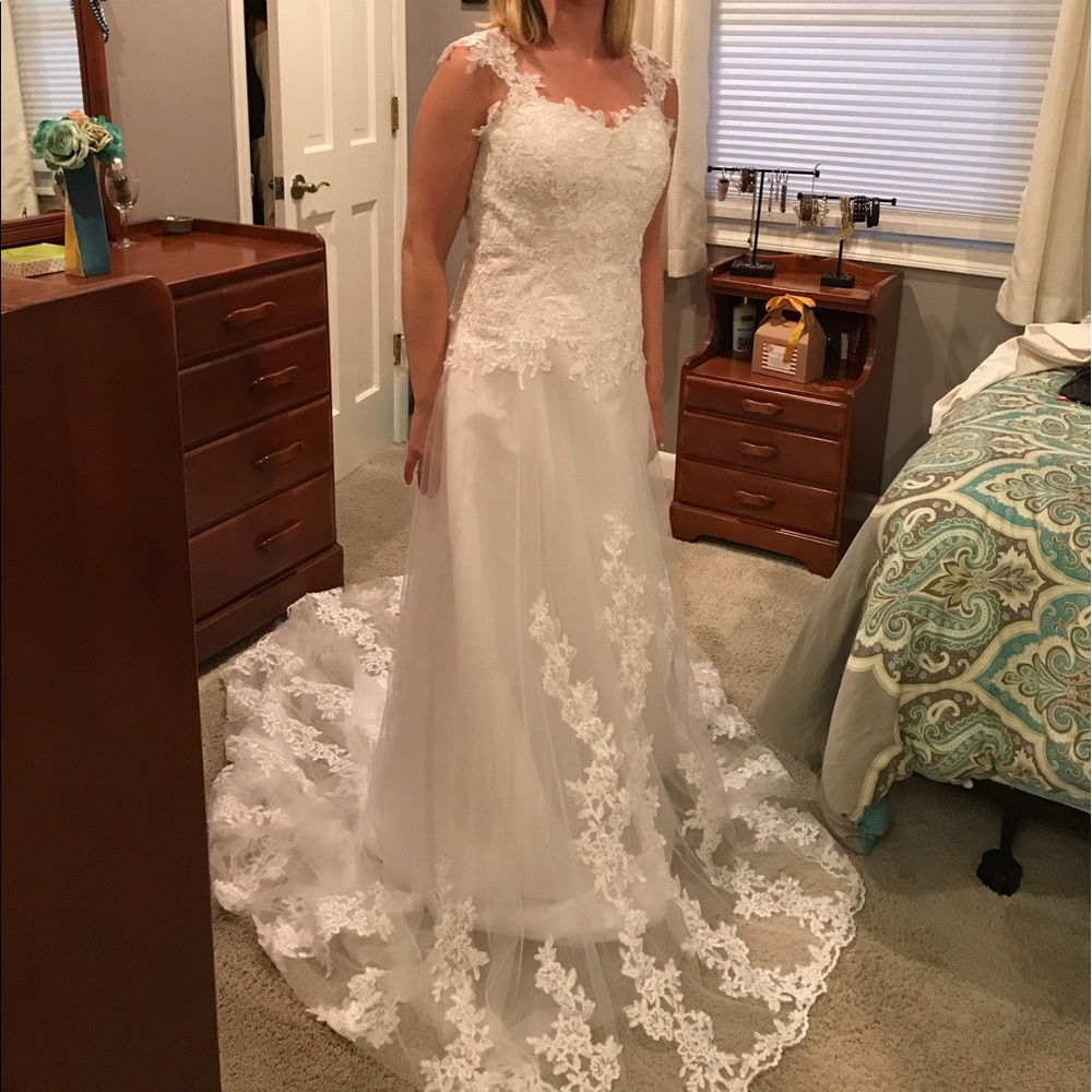 WEDDING GOWN