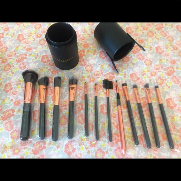 Anastasia Make up Brushes - Picture 2 of 6