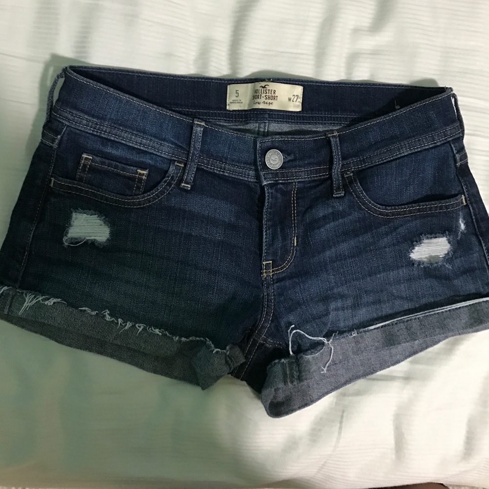 HOLLISTER SHORT LOW RISE JEAN SHORTS