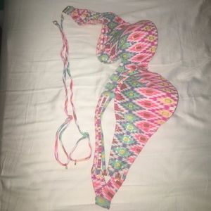 Lightly used Victoria Secret bathing suit top.