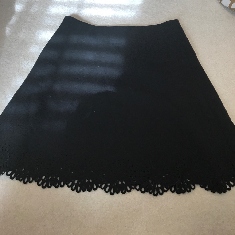 Size 4 black scalloped Loft skirt