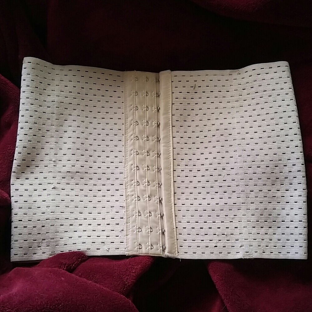 Waist trainer/cincher