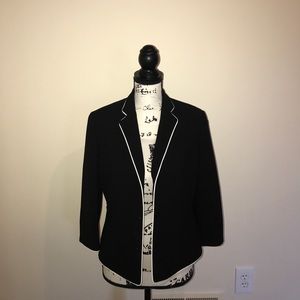Women's 10P black blazer