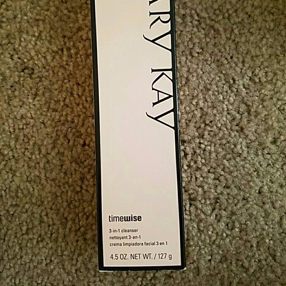 Mary kay 3 in 1 cleanser