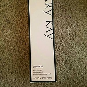 Mary kay 3 in 1 cleanser