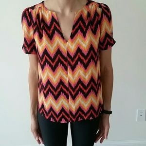 Eclair V-neck Chevron Blouse