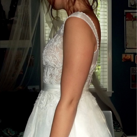 White Prom/Wedding Dress - Picture 3 of 8