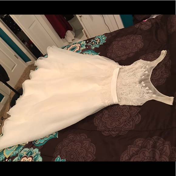 White Prom/Wedding Dress - Picture 5 of 8