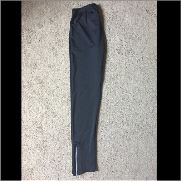 Steve Madden Pants - Steve Madden Classic Black Leggings w/ Zipper