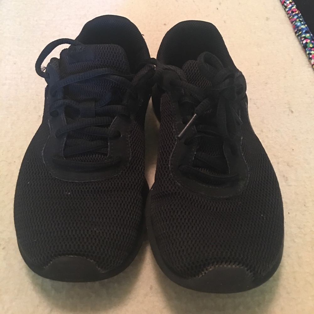 Little boy black Nike tennis shoes size 3y