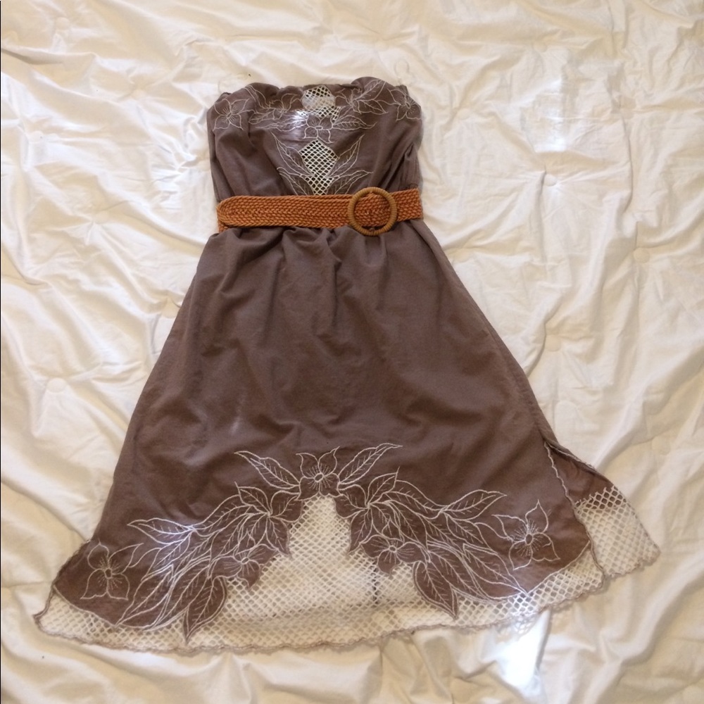 Strapless embroidered summer dress.