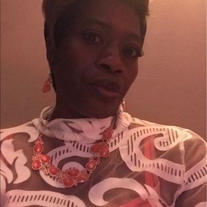 Meet your Posher, Vera